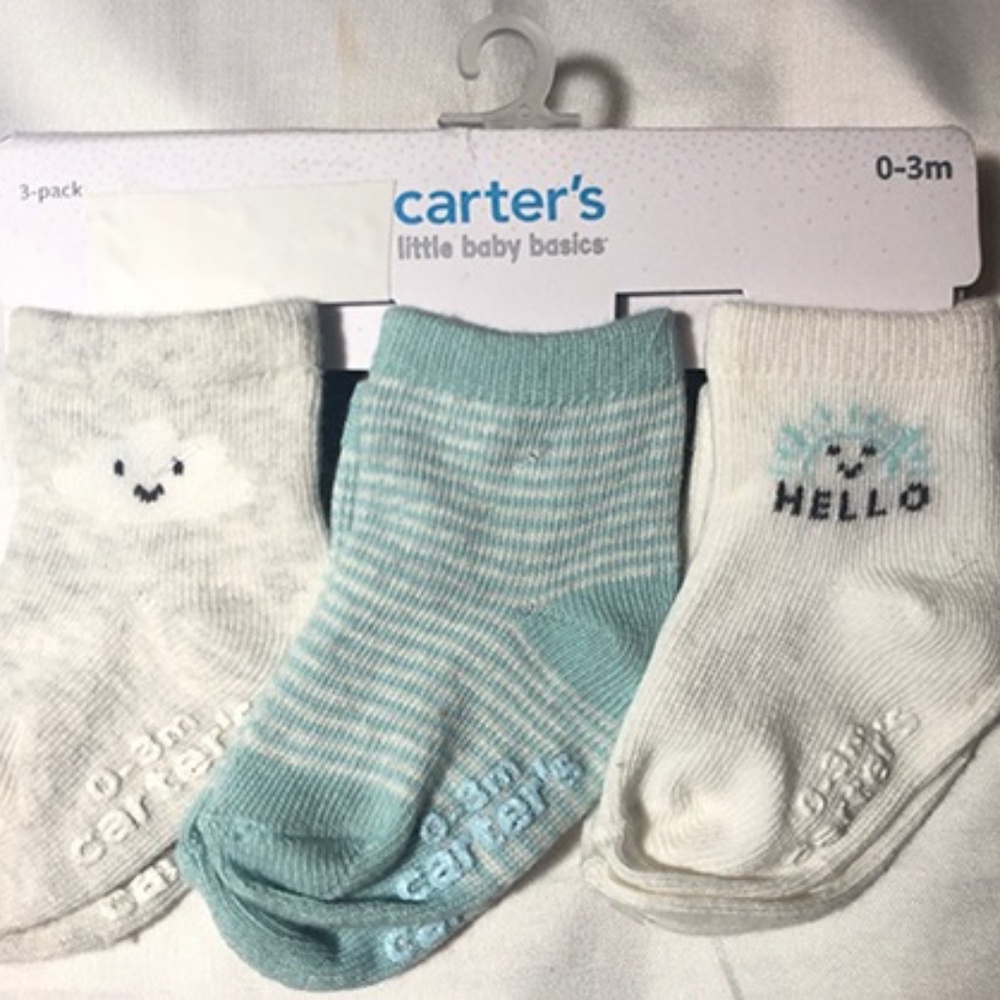 9 pair of infant socks Bundle - NEW Carter's